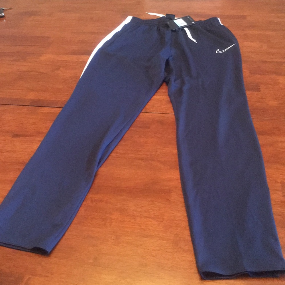 Women’s Nike Dry-Fit light weight pants